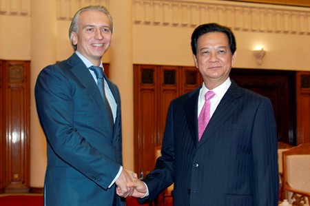 PM Nguyen Tan Dung and Chairman of the Management Board. A. V. Dyukov, Ha Noi, November 14, 2014
