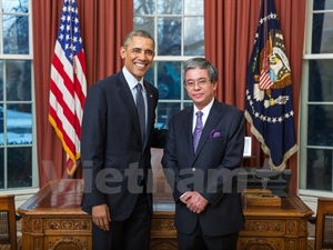 US President Barack Obama (L) receives the newly-accredited Vietnamese Ambassador, Pham Quang Vinh (Photo: VNA)