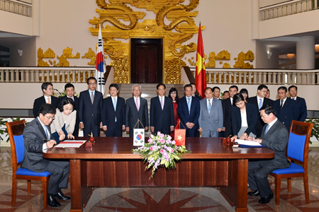 The FTA signing ceremony  on May 05, 2015
