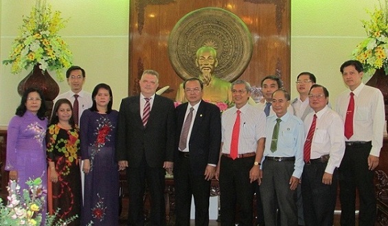 City leaders received the Consul General at the Courtesay Call