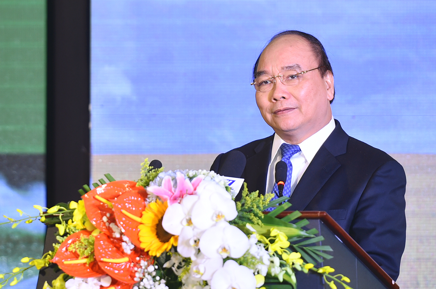 PM Nguyen Xuan Phuc speaks at the conference on investement promotion into agriculture in Thai Binh Province on April 8. Photo: VGP