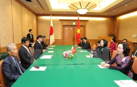 Vice President Dang Thi Ngoc Thinh meets Fukuoka leaders