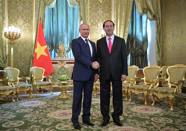 State President Tran Dai Quang (R) and Russian President V. Putin – Photo: Sputnik